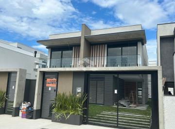 Casa · 200m² · 4 Quartos · 3 Vagas · Casa geminada 4 dormitórios no Ingleses do Rio Vermelho