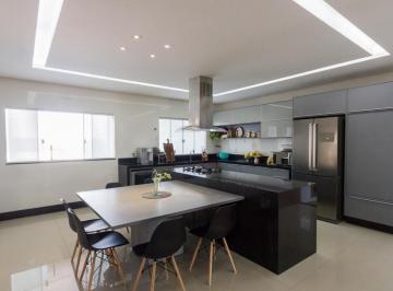 Casa de 6 quartos, Brasília · Sobrado encantador no Taquari, com vista livre! Aceita permuta — consulte as condições na descrição