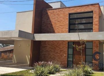 Casa · 550m² · 4 Quartos · 3 Vagas · Casa Ampla com Living Integrado, 4 Suítes e Vista Privilegiada, 350 m²
