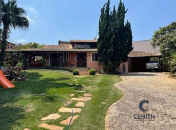 Casa · 990m² · 3 Quartos · 8 Vagas · Espetacular Casa com Jardim e Área Gourmet – Um Verdadeiro Refúgio