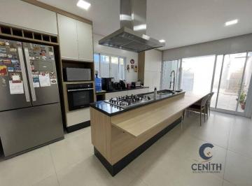 Casa de 3 quartos, Cotia · Casa c/ 200m2 - 03 dorms/Suíte no Jardim da Gloria - Baixou para 850 mil