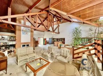 Casa · 2530m² · 5 Quartos · 10 Vagas · Residência no Miolo da Granja para Viver com Conforto e Exclusividade!