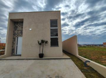 Casa · 90m² · 3 Quartos · Excelente Casa com 3 dorms/1sts, ambientes amplos, condomínio completo!