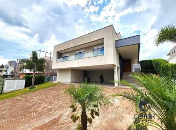 Casa · 303m² · 3 Quartos · 7 Vagas · Residência Moderna com 3 suítes, climatização, gourmet elegante, lazer!