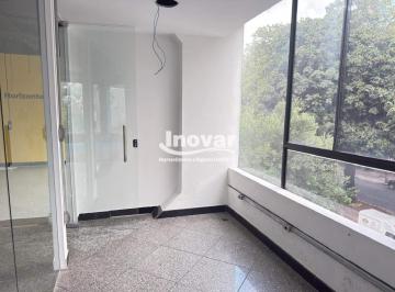 Comercial · 400m² · Andar corrido com 400m² de área dividido em salas com grande área livre 