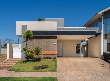 Casa · 169m² · 3 Quartos · 2 Vagas · Casa com 3 suítes - Condomínio Terras de Jupiá - Três Lagoas / MS