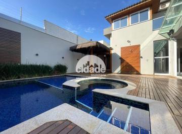 Casa · 304m² · 6 Vagas · Sobrado em Cascavel (Pioneiros Catarinenses) – 304,03 m² internos, 360,00 m² de área externa