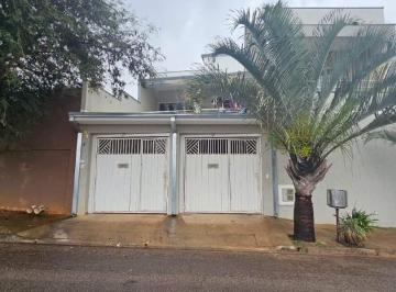 Casa · 199m² · 4 Quartos · 2 Vagas · Sobrado à Venda com 2 Imóveis no Mesmo Terreno – Ideal para Moradia ou Investimento!