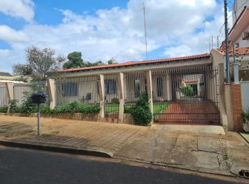 Casa · 226m² · 4 Quartos · 5 Vagas · Imóvel na zona 2