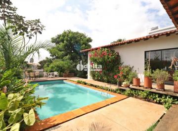 Casa · 350m² · 4 Quartos · 5 Vagas · Casa residencial com 4 quartos sendo 3 suítes disponível para locação e venda no bairro Cidade Jardi