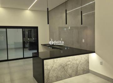 Casa · 250m² · 3 Quartos · 3 Vagas · Casa residencial com 3 quartos disponível para venda no bairro Cidade Jardim em Uberlândia-MG.