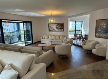 Apartamento · 198m² · 3 Quartos · 3 Vagas · Moema - 4 quartos, 2 suítes e 3 vagas