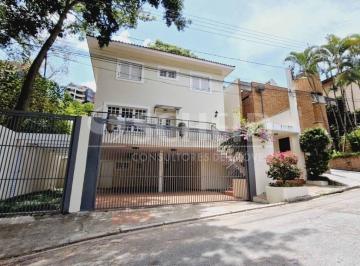 Casa · 329m² · 4 Quartos · 5 Vagas · CASA NO CONDOMÍNIO JARDIM VITÓRIA RÉGIA PRONTA PARA MORAR