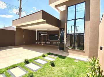 Casa · 215m² · 3 Quartos · 4 Vagas · CASA À VENDA - 03 QUARTOS SENDO 02 SUÍTES COM ÁREA DE LAZER COMPLETA