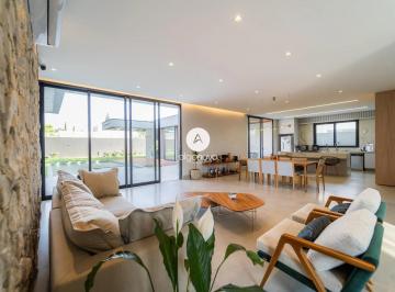 Casa · 520m² · 5 Quartos · 4 Vagas · TAQUARI / 5 SUÍTES / MARAVILHOSA