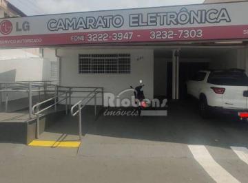 454b5611f325f28a4177f0201a246ebb0ef465ce · Casa comercial 3 D, estacionamento,  para alugar, 265 m² por R$ 3.200,00 - mês - Av Fernando Costa -