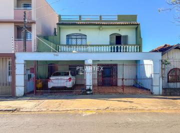 Casa · 250m² · 3 Quartos · 2 Vagas · Sobrado a venda com sala comercial na rua São Salvador.