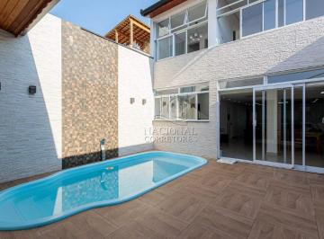 Casa · 377m² · 3 Quartos · 4 Vagas · Sobrado Alto Padrão com 3 suítes, quintal e piscina!