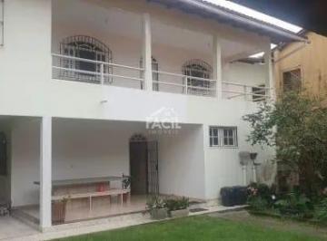 Casa · 375m² · 7 Quartos · 4 Vagas · Casa em Manguinhos  -  Serra