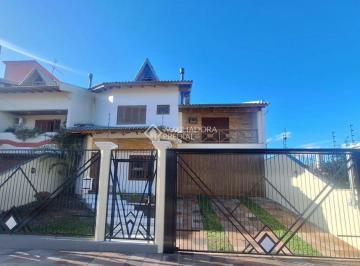 Casa · 325m² · 5 Quartos · 2 Vagas · Sobrado com 5 Quartos, Suíte com Closet Hidromassagem, Academia, amplo Pátio, Garagem  para 2 Carros
