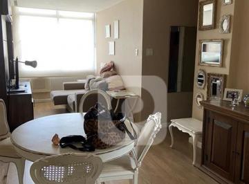 Apartamento · 74m² · 2 Quartos · Elegante Apartamento no Humaitá - 2 Quartos , Reformado , 74m2