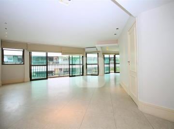 Apartamento · 168m² · 3 Quartos · 2 Vagas · Excelente apartamento 3 quartos e 2 vagas em rua cobiçada do Jardim Botânico