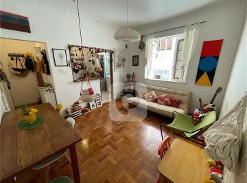Apartamento · 69m² · 2 Quartos · Apartamento 2 quartos com varandinha em charmosa rua da Lagoa