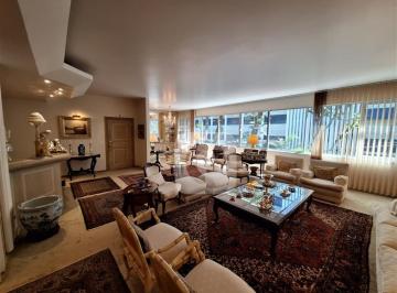 Apartamento · 214m² · 4 Quartos · 2 Vagas · Rua Cupertino Durão no Leblon, apartamento com 4 quartos e 1 suíte, excelente localização.