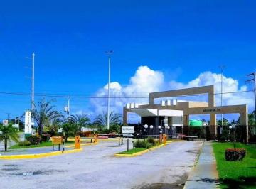 Casa · 318m² · 4 Quartos · 10 Vagas · Descubra a casa dos seus sonhos no exclusivo Condomínio Morada do Rio, em Aracaju. Esta residência d