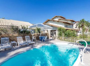 Casa · 250m² · 4 Quartos · Casa com Piscina em Daniela - temporada - Florianópolis – SC