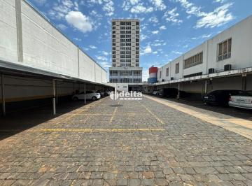 Comercial · 1200m² · 50 Vagas · Área para estacionamento disponível para locação no Bairro Centro em Uberlândia-MG
