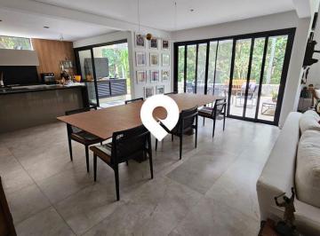 Casa · 300m² · 3 Quartos · 4 Vagas · Casa em Cézar de Souza, Mogi das Cruzes/SP de 300m² 3 quartos à venda por R$ 2.800.000,00