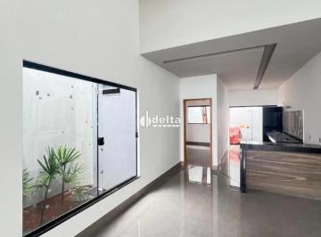 Casa · 150m² · 2 Quartos · 2 Vagas · Casa residencial com 2 quartos disponível para venda no bairro Shopping Park em Uberlândia-MG.