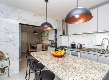 Casa · 124m² · 4 Quartos · 2 Vagas · Sobrado em condomínio, 4 quartos sendo 3 suítes à