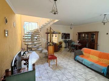 Casa · 400m² · 3 Quartos · 5 Vagas · Casa com de 400m² quintal, 3 dormitórios e 5 vagas de garagem