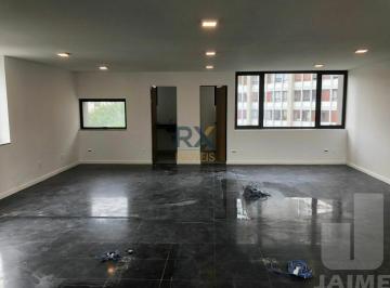 Comercial · 78m² · 2 Vagas · Sala comercial de 77m², 2 salas, 2 banheiros e 2 vagas