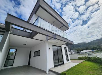 Casa · 138m² · 3 Quartos · 2 Vagas · Sobrado em Forquilhas