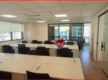 a8143c6e7f614a7674b18d8380d0a7e1de3aec9f · Conjunto comercial no Paraiso