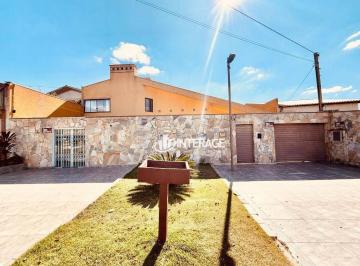 411591988234ea5197e31ac57fbb1d7b231543ca · Casa com 3 quartos à venda, 249 m² por R$ 1.750.000 - Santa Felicidade - Curitiba/PR