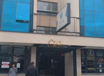 0a8b62485d494754920ad17cd259c64c5ccf89f7 · Sala comercial no centro de Taubaté