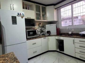 713065_i6E49733Dx2_71306568d1993f85324.jpg · Casa com duas moradia 4 quartos no bairro São José Farroupilha