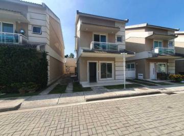 Casa · 250m² · 4 Quartos · 2 Vagas · Condomínio de luxo