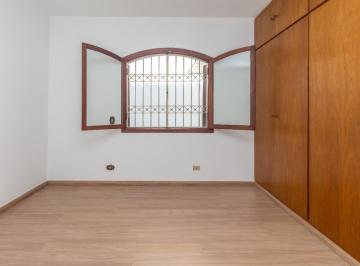 IMG_20260627_001519_000.jpeg · Aconchegante casa para venda e locação em Vila Olímpia com 4 quartos, sendo 2 suítes, 208m² - remaxf