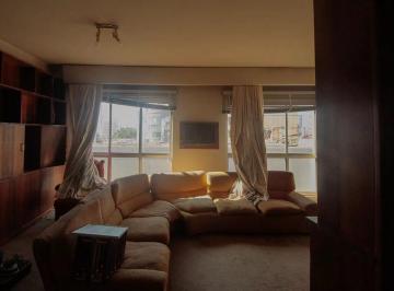 Apartamento · 204m² · 4 Quartos · 2 Vagas · Vende-se apartamento com 4 quartos (1 suíte), 204 m² e 2 vagas - Rio Branco