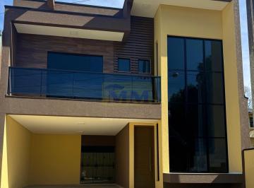Casa · 206m² · 3 Quartos · 2 Vagas · Sobrado de alto padrão no Centro de Piraquara
