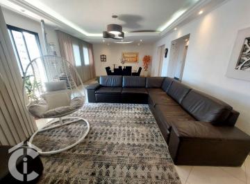 Apartamento · 186m² · 3 Quartos · 2 Vagas · Vende lindo apartamento a menos de 300 metros do Metrô Tatuapé