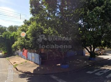 Casa · 450m² · 2 Quartos · 4 Vagas · Vila Toninho - Casa em Lote de 450 m² e área construída de 98,20 m² em Esquina