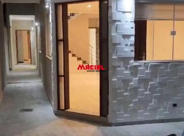 Casa · 226m² · 4 Quartos · 2 Vagas · SOBRADO JARDIM DEL REY EM EXCELENTE LOCALIZAÇÃO