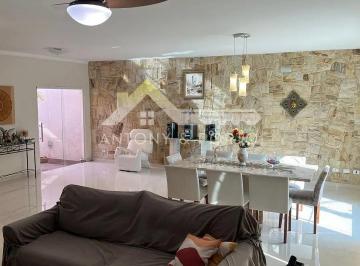 whatsapp-image-2025-09-23-at-18-09-13-11758662448566.jpeg · Casa Térrea Super Confortável à Venda - 3 Dormitórios Amplos sendo 1 Suíte, Localização Privilegiada