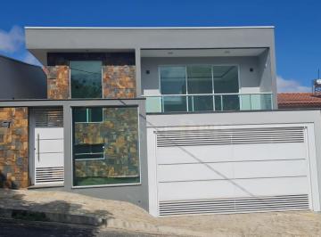 Casa · 221m² · 3 Quartos · 2 Vagas · Casa Alto Padrão no Bairro das Flores